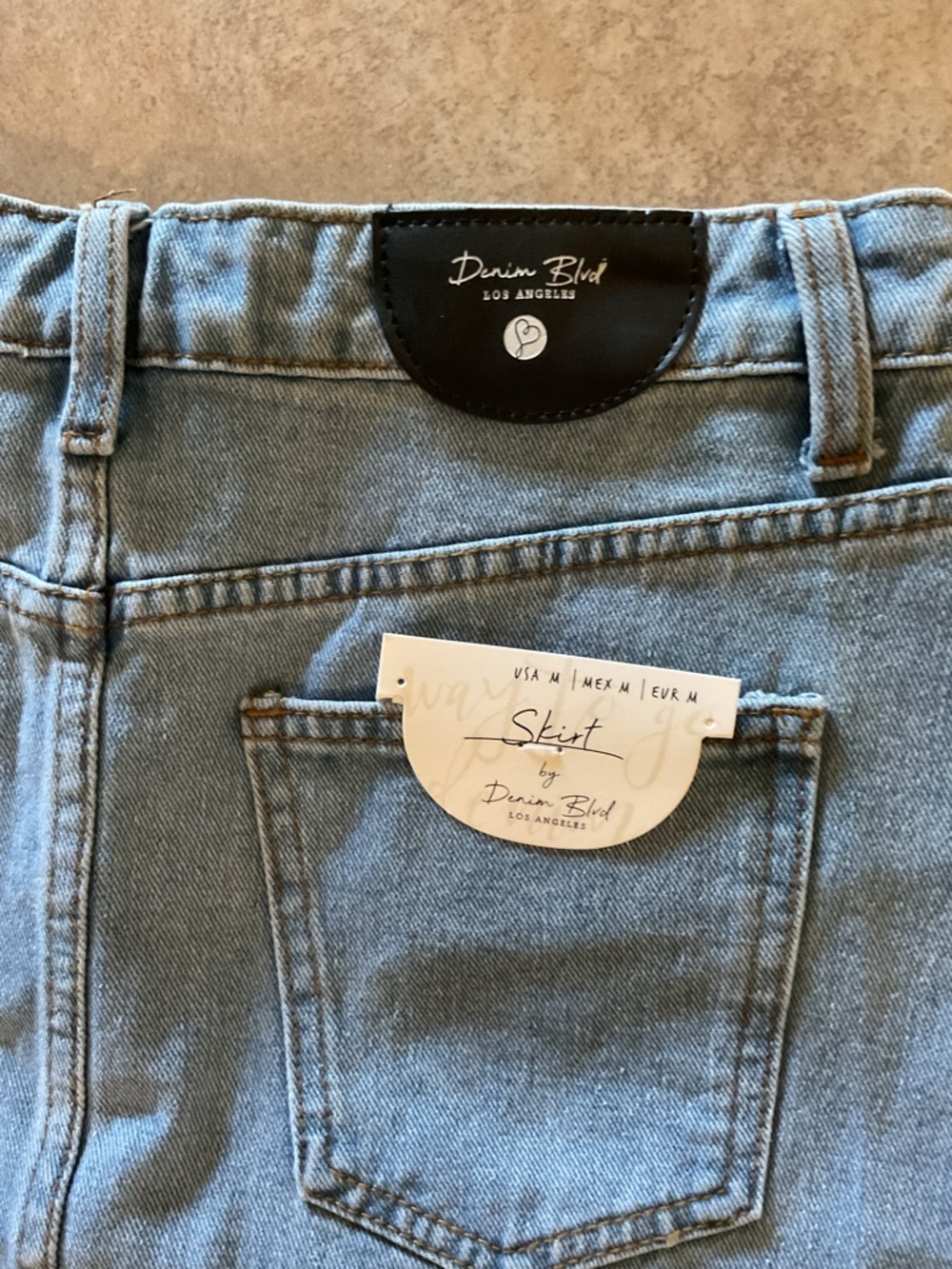 Denim Blvd Los Angeles Med Wash Distressed Denim Mini Skirt Size Medium NWT - Picture 9 of 12